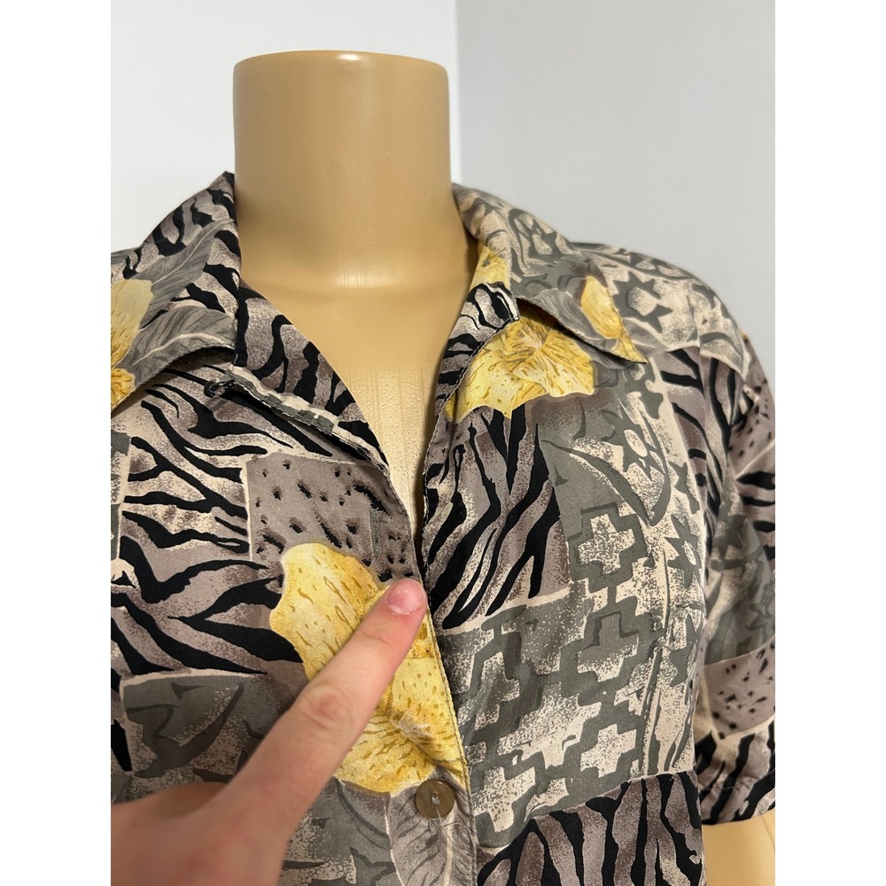 Dress Barn Vintage 100% Silk Zebra Floral Print Button Down Blouse Grey Yellow M - Picture 2 of 6